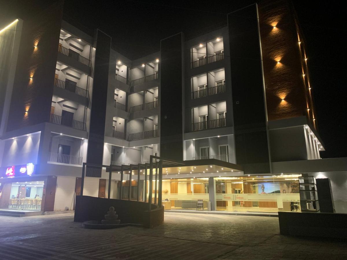 Comfort Inn , Statue Of Unity Kevadia エクステリア 写真