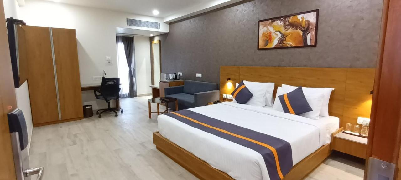Comfort Inn , Statue Of Unity Kevadia エクステリア 写真