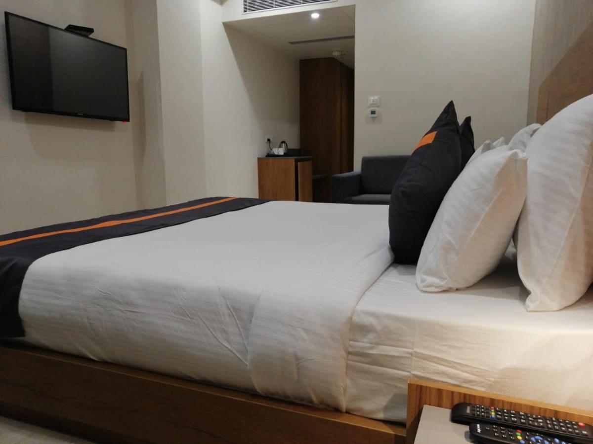 Comfort Inn , Statue Of Unity Kevadia エクステリア 写真