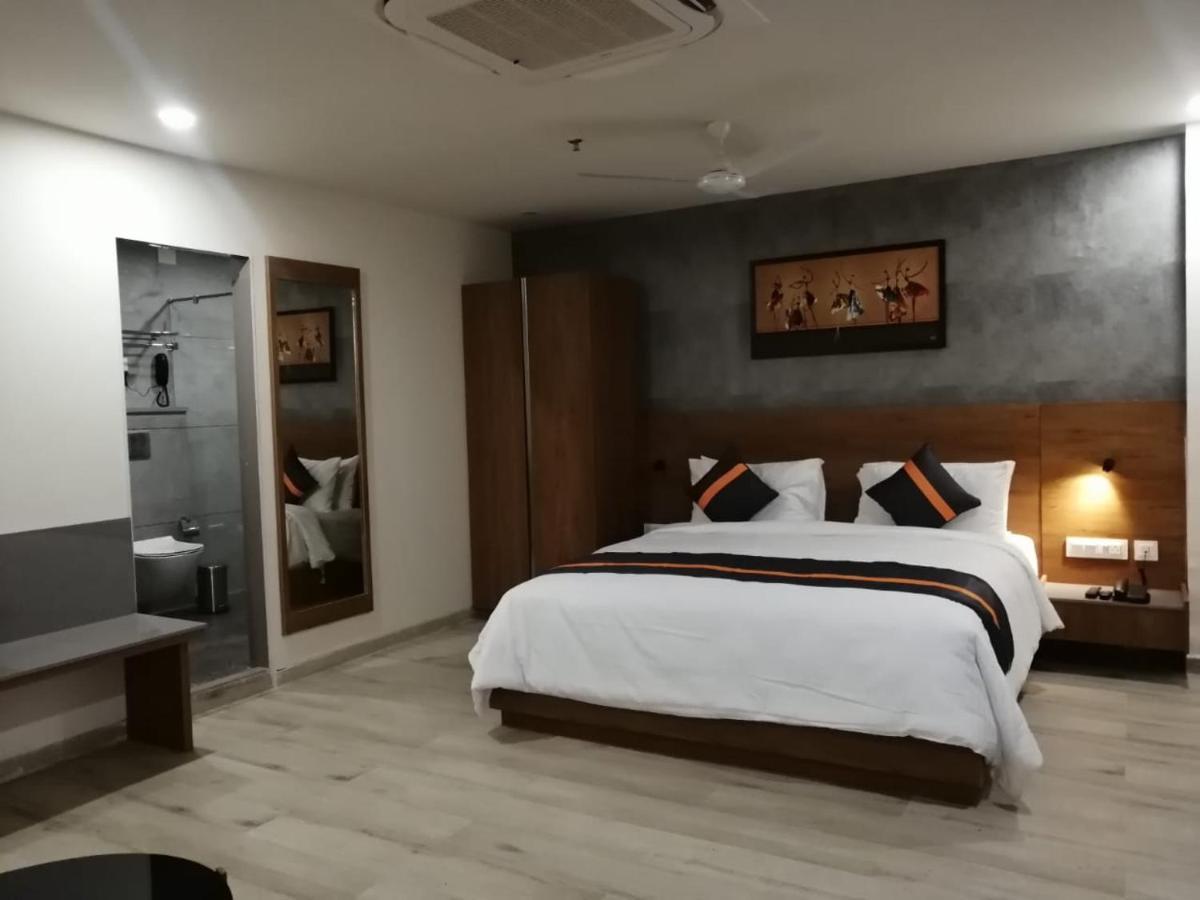Comfort Inn , Statue Of Unity Kevadia エクステリア 写真